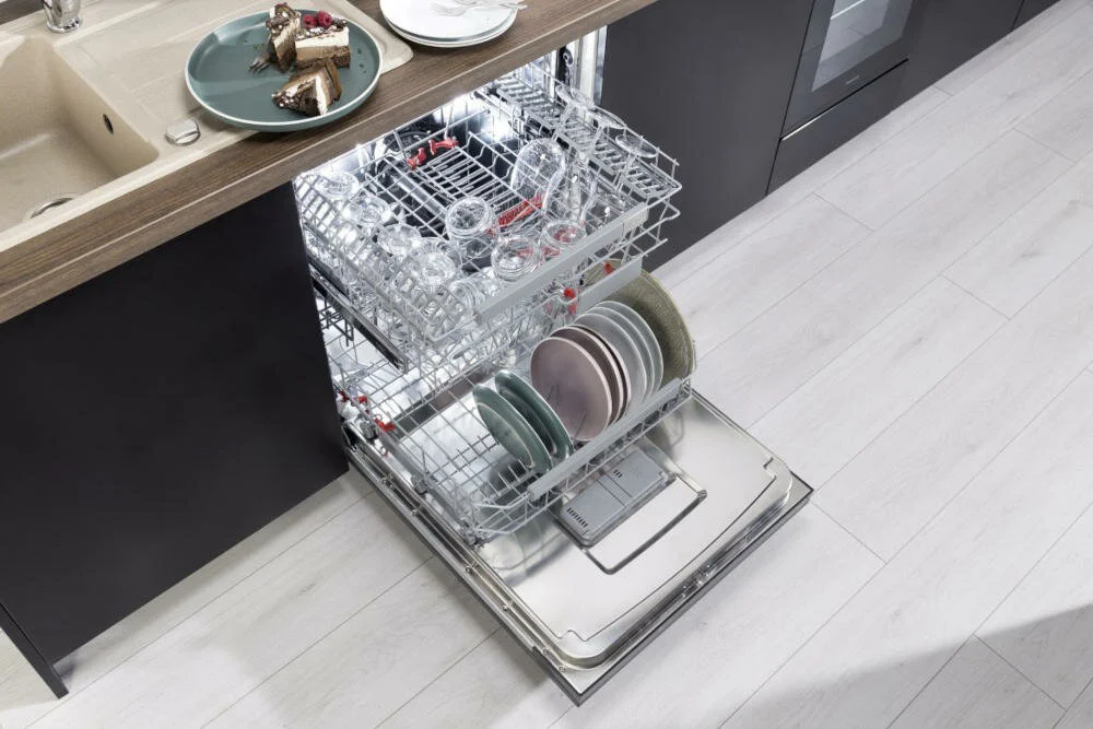 قیمت ماشین ظرفشویی هایسنس 16 نفره سه طبقه مدل HS661C60W/X