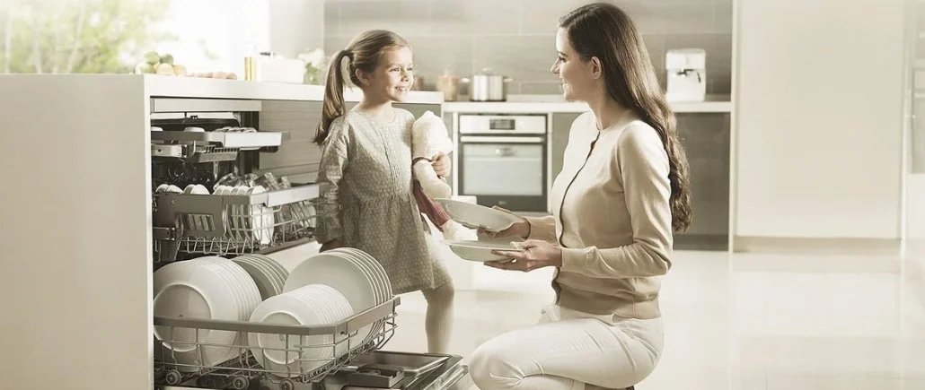 ماشین ظرفشویی ال جی 325 رنگ نقره ای مدل DF325FPS