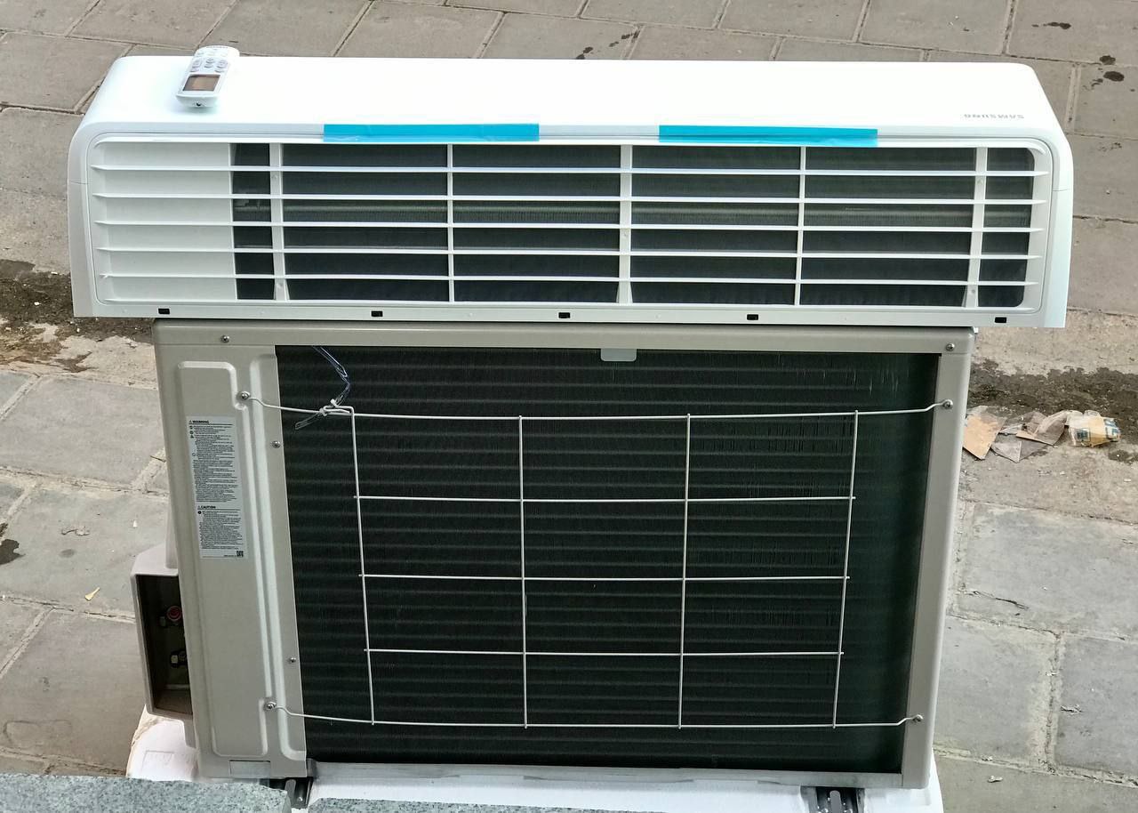 کولر گازی 18000 سامسونگ اینورتر سرد و گرم مدل AR18ASFGWKN