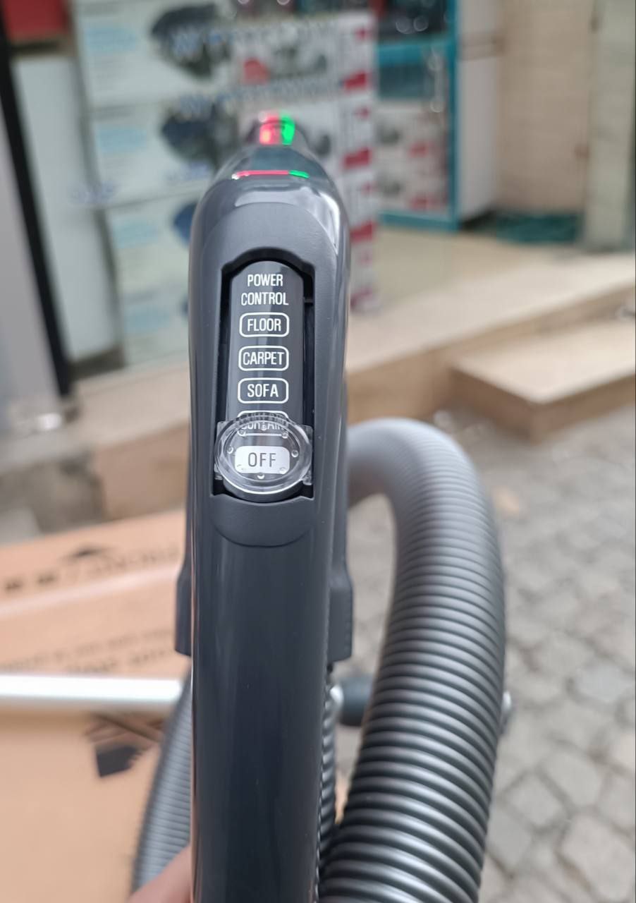 جاروبرقی ال جی مخزن دار 2000 وات مدل VC83209UHA